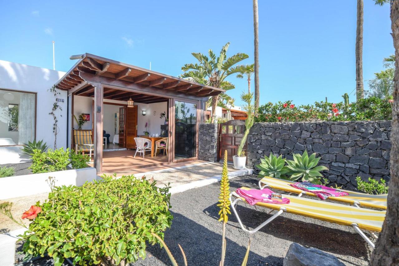Bungalow Playa Bastian Costa Teguise Extérieur photo