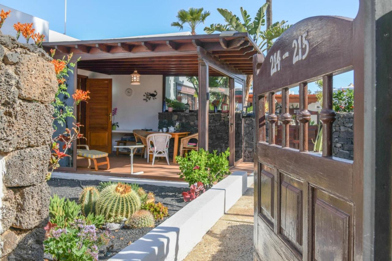 Bungalow Playa Bastian Costa Teguise Extérieur photo